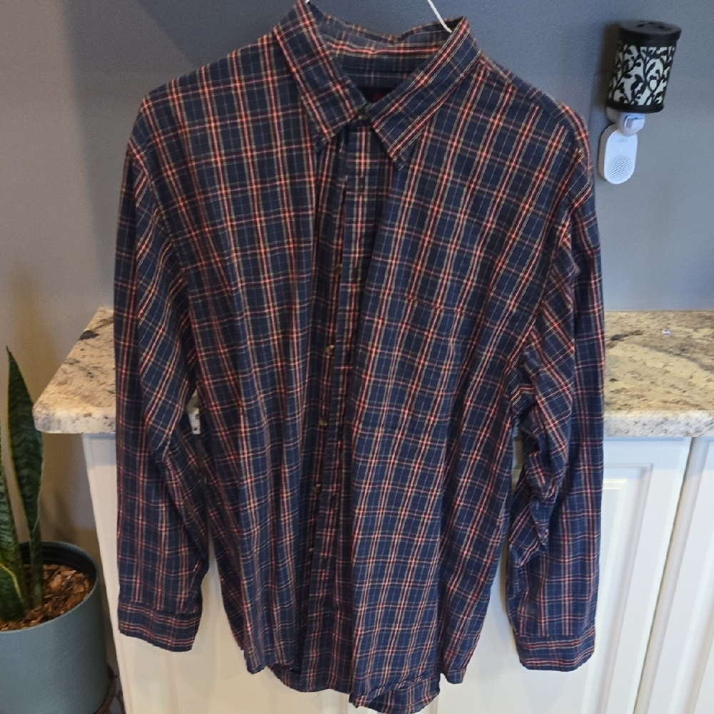 Arrow Men's Navy and Red Plaid Button-Down Shirt